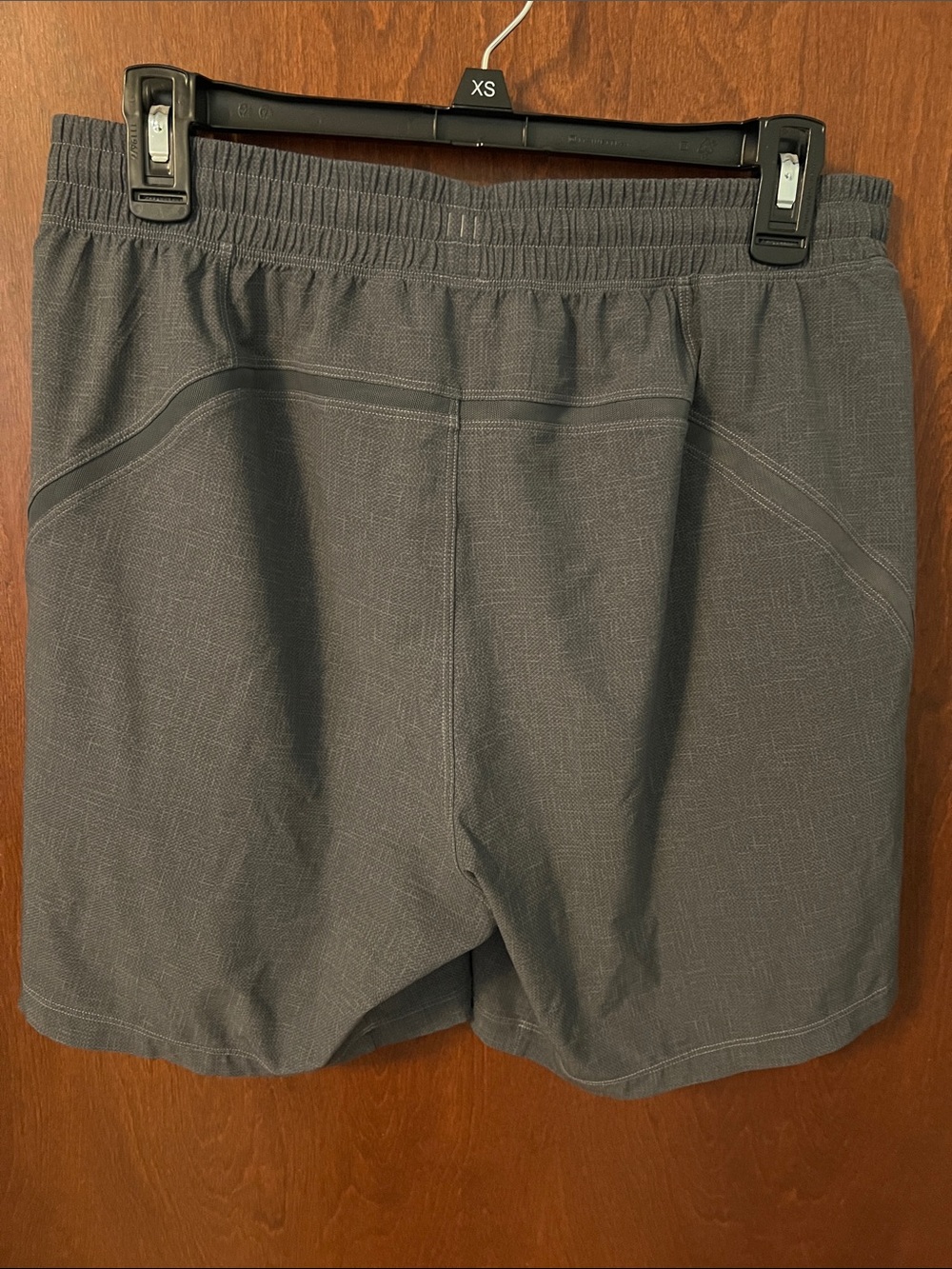Men’s Lululemon Grey Diamond Print Pace Breaker Linerless Shorts 7” - Picture 2 of 4